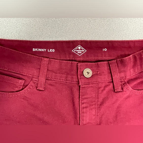 St. John's Bay Mid Rise Secretly Slender Skinny Fit Jean Women’s 10 🍁Burgundy - Picture 5 of 10